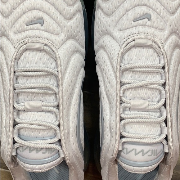 WMNS NIKE AIR MAX 720 Vast Grey/Wolf Grey - Picture 13 of 16